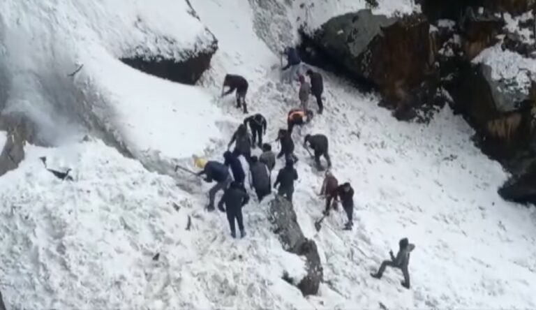 印度與西藏邊境山區雪崩至少7死 驚險畫面曝光