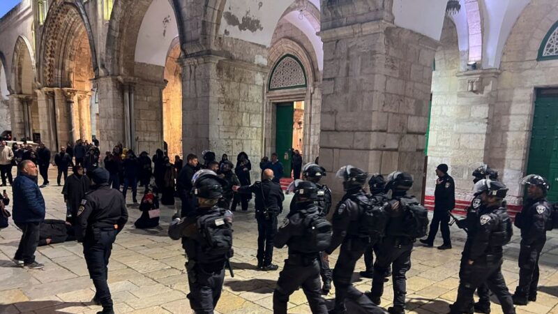 以色列警民爆冲突 耶路撒冷清真寺逮捕逾350人（视频）