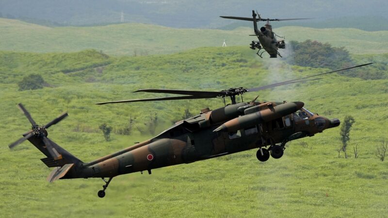 日本自衛隊直升機失事 第8師團長等10人失聯