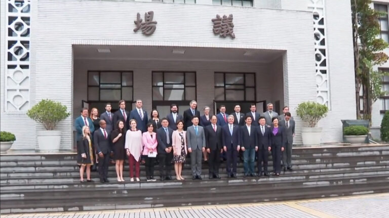 美眾院外委會44年首訪立院 麥考爾倡軍售速交付