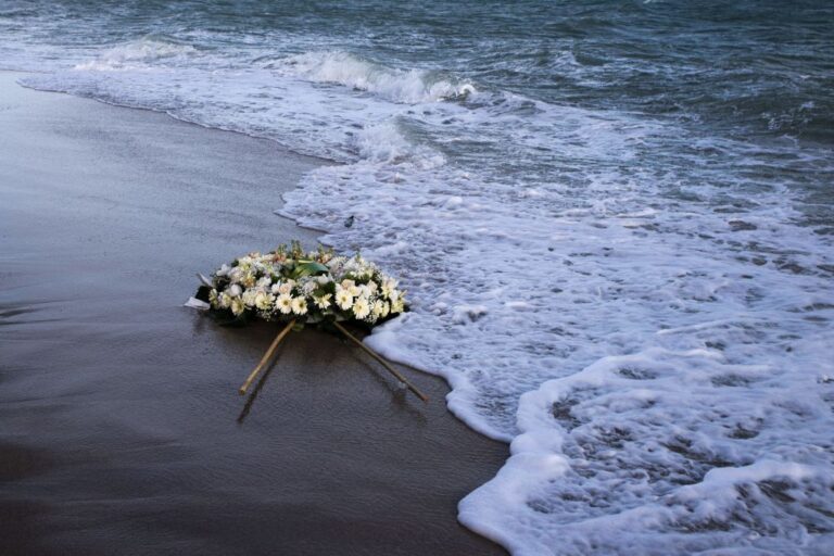 移民船突尼西亞外海沉沒 逾27人死亡或失蹤