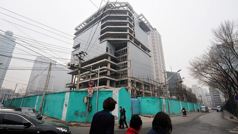 中共專家討論月球蓋房 被諷：爛尾樓能先修好嗎？