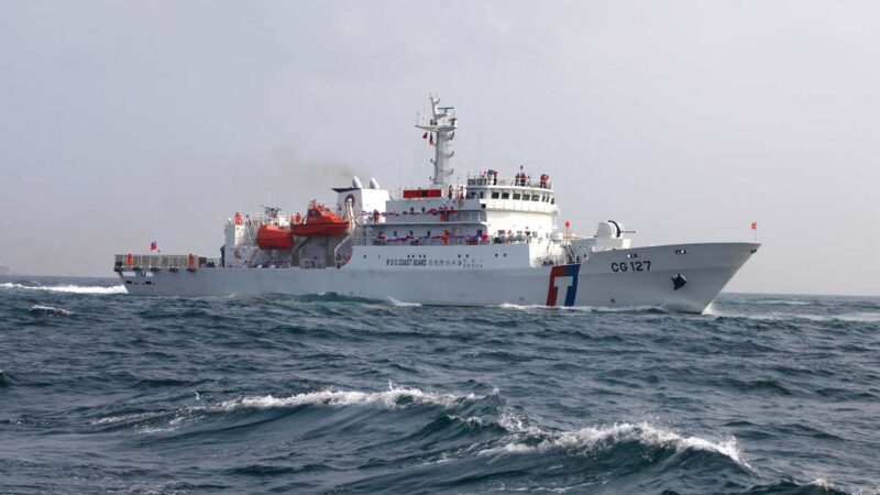 中共軍艦求台灣海巡船配合擺拍 台媒指不止一件