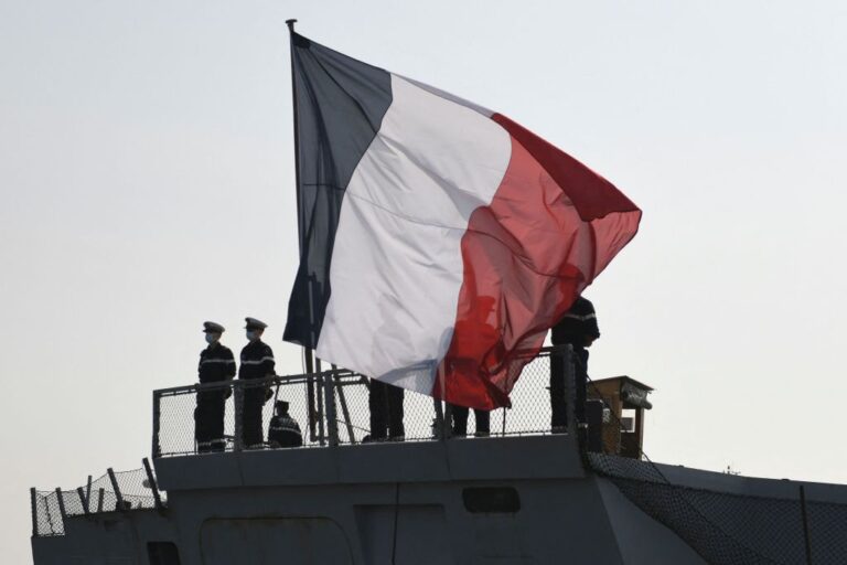 中共軍演之際 法國護衛艦台海中線偏西航行
