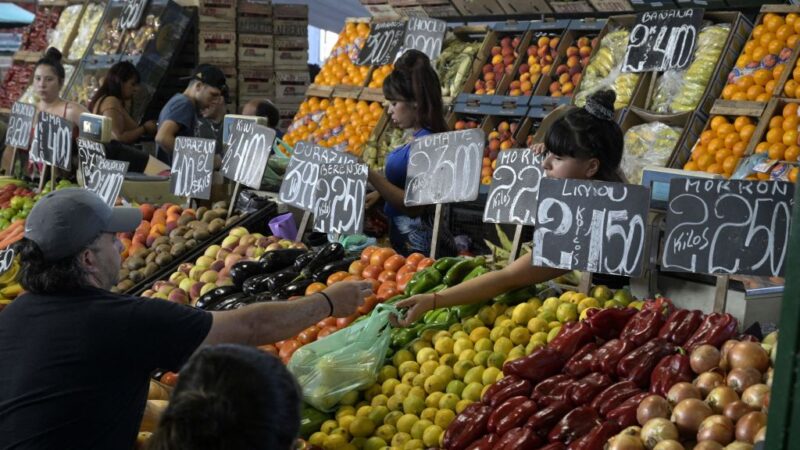阿根廷物價不斷飆漲 通膨率近103%