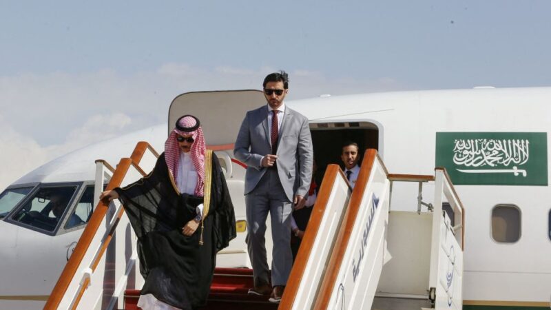 打破冰封十多年外交關係 沙特外長訪敘利亞會阿塞德