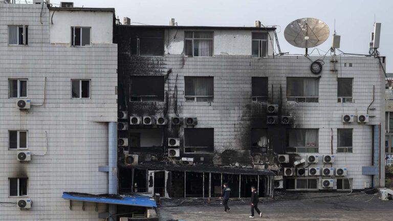 北京官方為大火「道歉」卻關評論 被指「超魔幻」