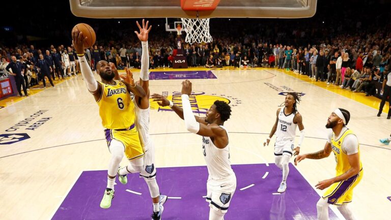 NBA詹姆斯得分籃板「雙20」 湖人隊史19年再現