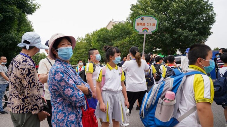 江西初中生遭老師體罰自殺 家長控告被拒絕立案