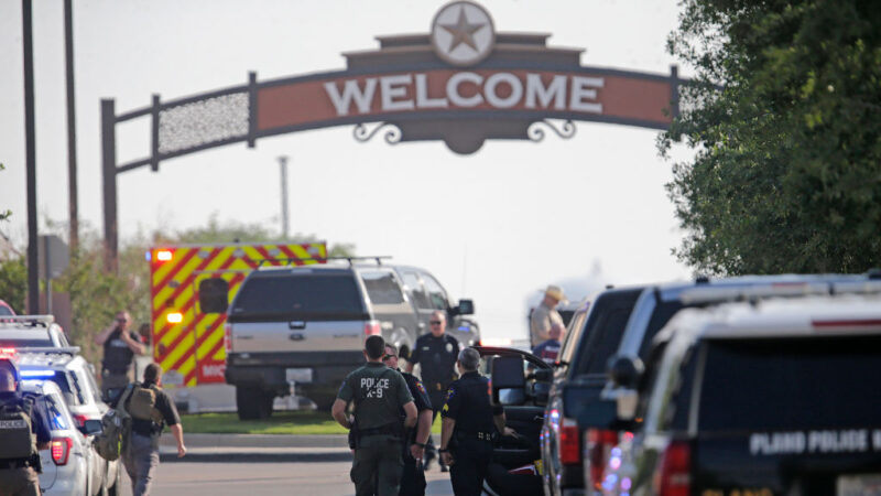 德州暢貨中心槍擊案至少8死 身穿戰備裝槍手遭擊斃