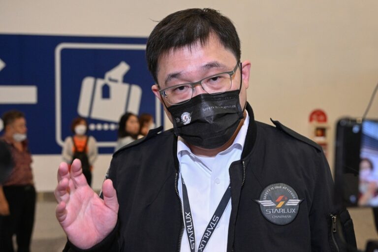 星宇航空大延誤 董事長親飛成田機場致歉