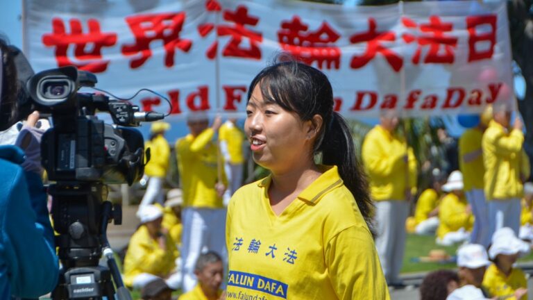 慶法輪大法日 法輪功學員：大法解答所有疑惑