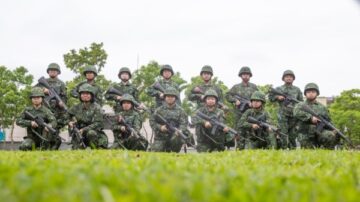 巾幗不讓鬚眉！台首批女性教召 行軍5公裡操練