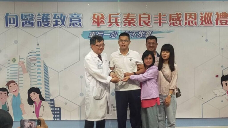 傘兵秦良丰回來了 謝醫護5年前救命 盼回部隊