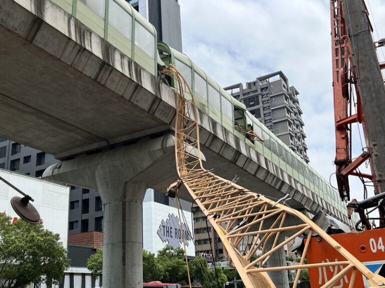 吊臂掉軌道 中捷收16次示警 卻未通知車站停車