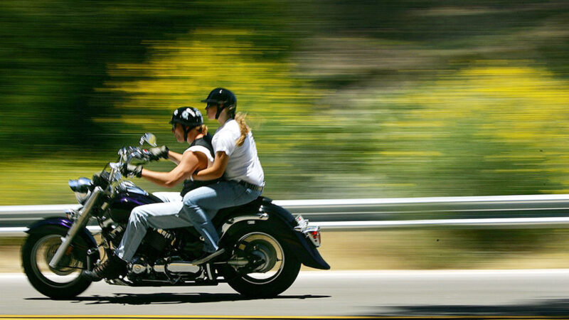 不用汽油！ 啤酒动力摩托车时速高达150英里