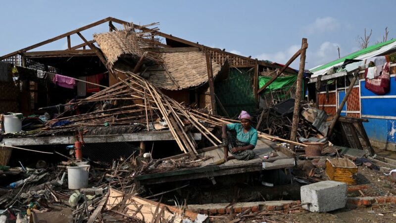 氣旋摩卡襲緬甸釀60死逾百人失蹤 村民收拾殘局尋親人
