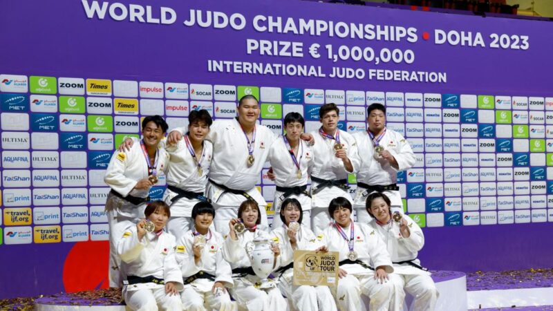 世界柔道錦標賽 日本奪混合團體金牌(組圖)