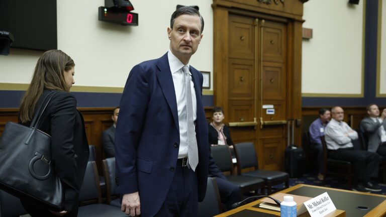 第一共和銀行前CEO：受其它銀行波及致倒閉