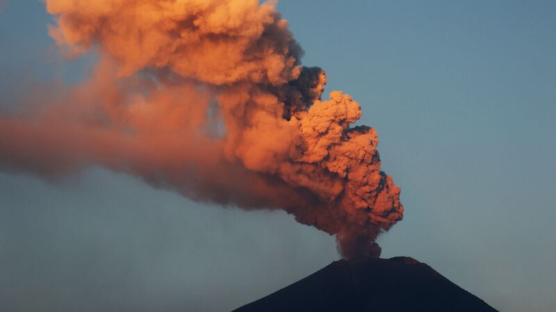 距墨西哥城仅45英里 波波火山威胁2200万人