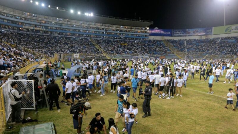 萨尔瓦多足球场发生踩踏事件 至少12死近百人伤