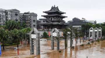 中国新闻快报：桂林暴雨成灾 371所学校停课