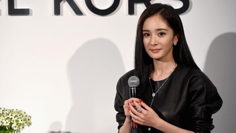楊冪自曝請表演老師盯戲 再登熱搜榜