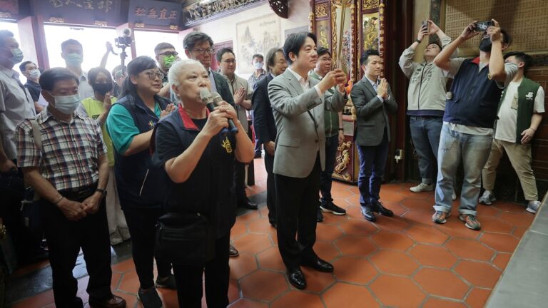 參拜廟宇 賴清德：守護台灣主權 責無旁貸