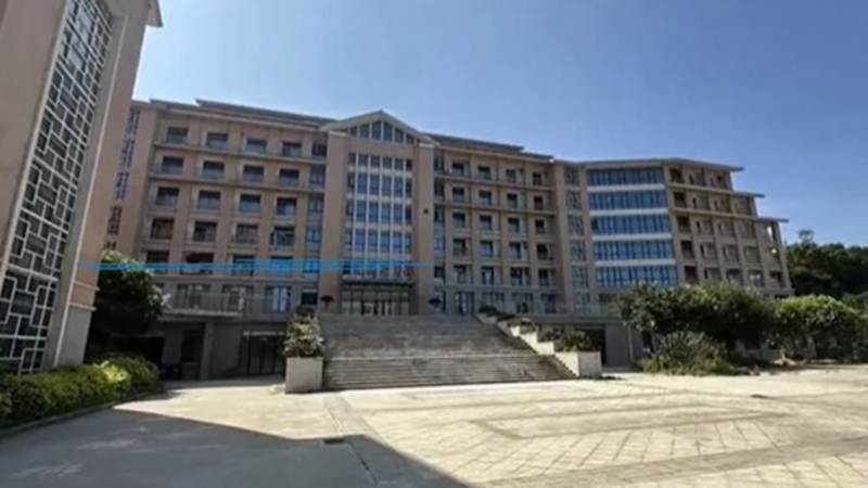 福建医院扣一年工资 员工自缢身亡（视频）