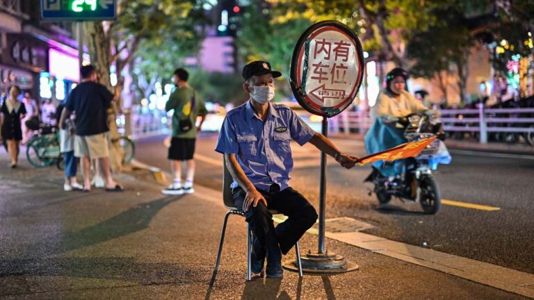 中共財政壓力大 近40城拍賣停車位長期經營權