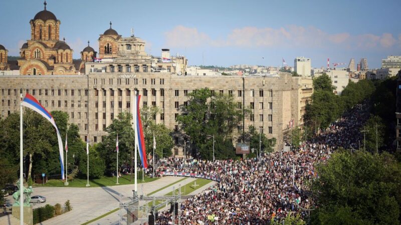 塞爾維亞反暴力抗議 演變成反政府活動