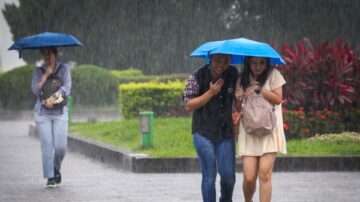 夜雨袭高雄！国家警报响 未来一周雨势曝