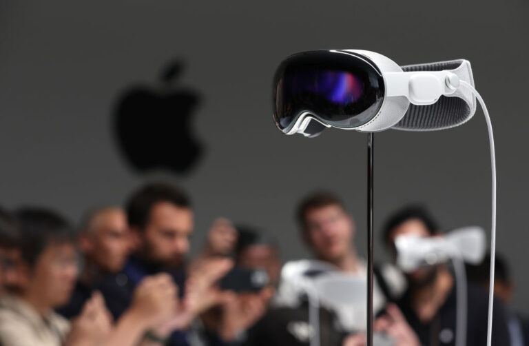 蘋果發表首款AR眼鏡、15吋Mac歷代最大筆電