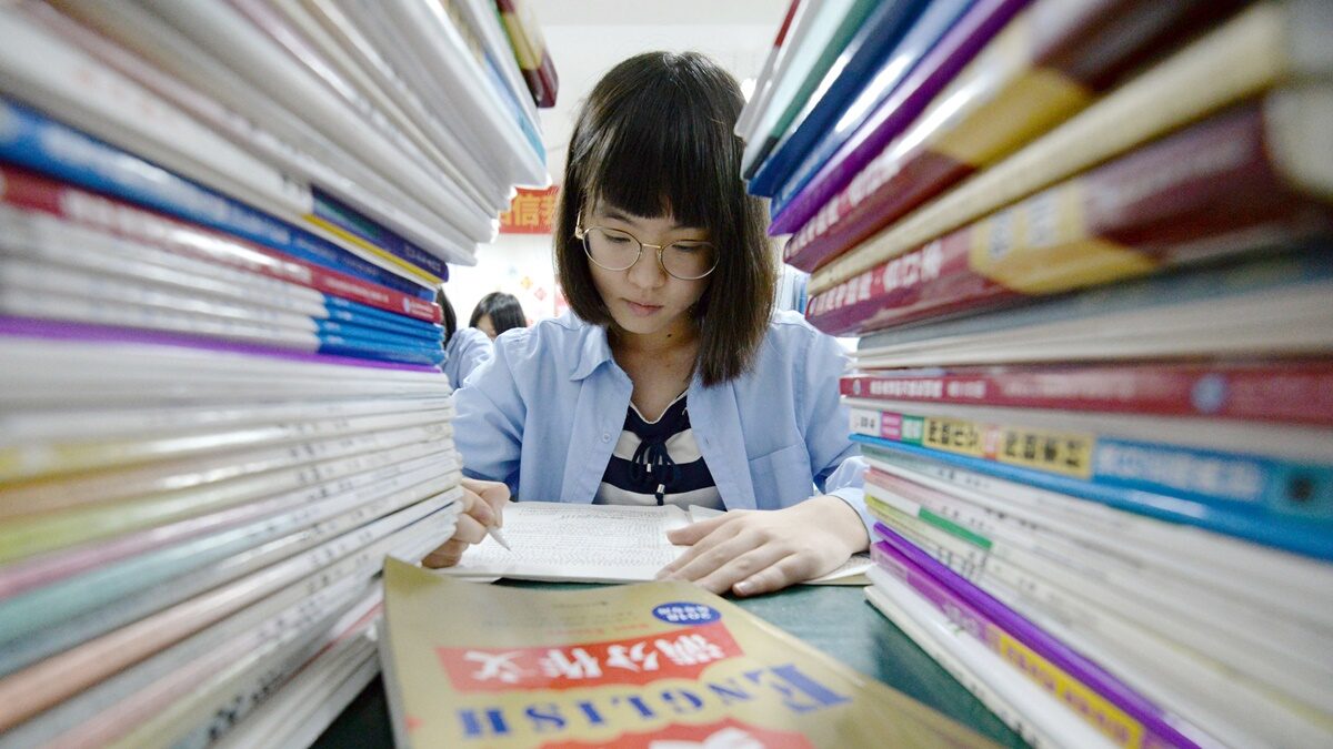 【禁闻】地方财困涉及教育 大学学费「涨」声一片