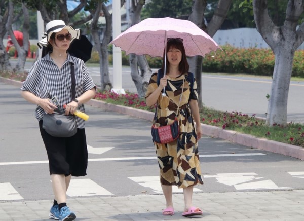 谷超颱風對台影響曝 下週梅雨威力更強