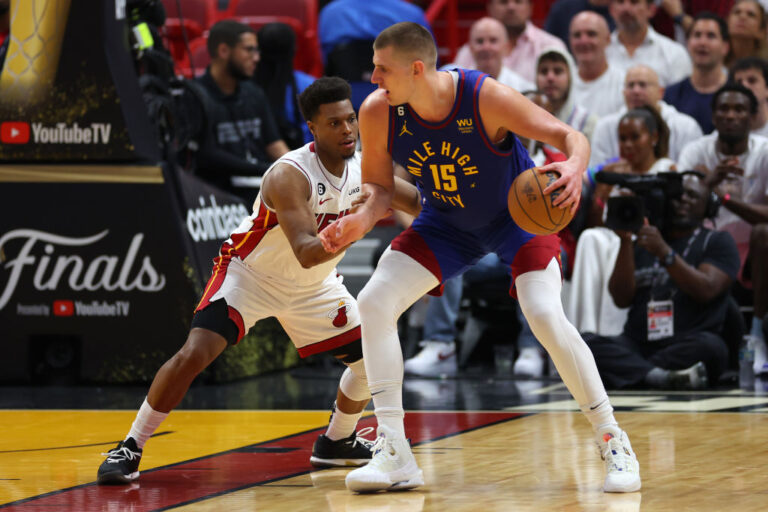 約基奇超級大三元滅熱火 NBA總冠軍賽金塊2比1領先