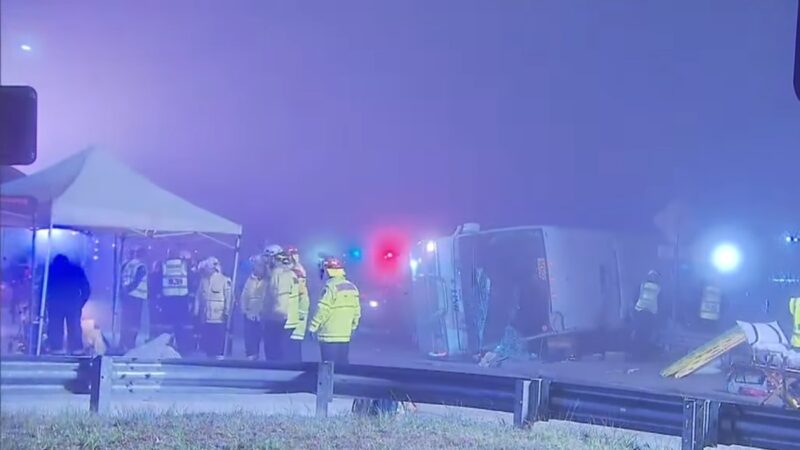 澳洲猎人谷婚礼巴士车祸 酿10死25人伤
