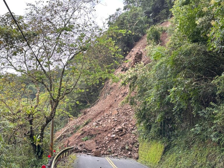 太平山遊樂區聯外道路坍方 228人受困估傍晚搶通