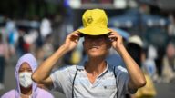 中國多地高溫破40℃ 網友：塑膠鞋熱到變形