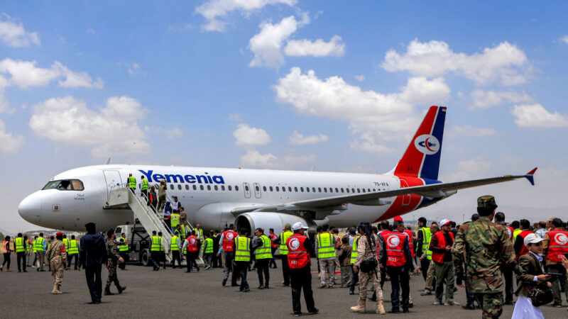 封锁7年后 也门航空客机从萨那机场首飞沙特