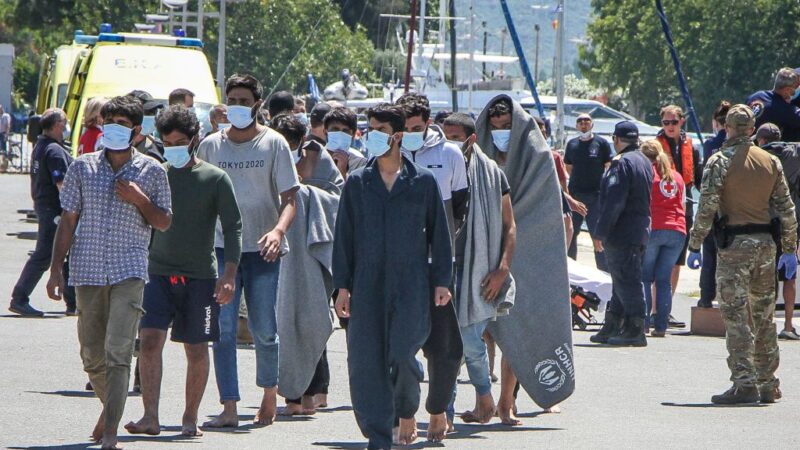 希腊外海移民船翻覆 巴基斯坦逮捕10名人口贩运疑犯