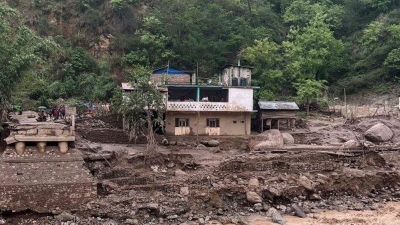 尼泊尔豪雨导致洪患土石流 2人死亡、28人失踪