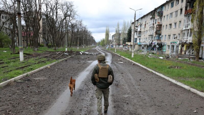 乌克兰反攻 泽连斯基赞进展顺利 俄称战况激烈