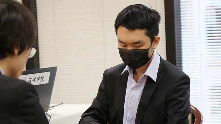 台灣圍棋：徐靖恩笑傲新人王賽 奪職業生涯首冠