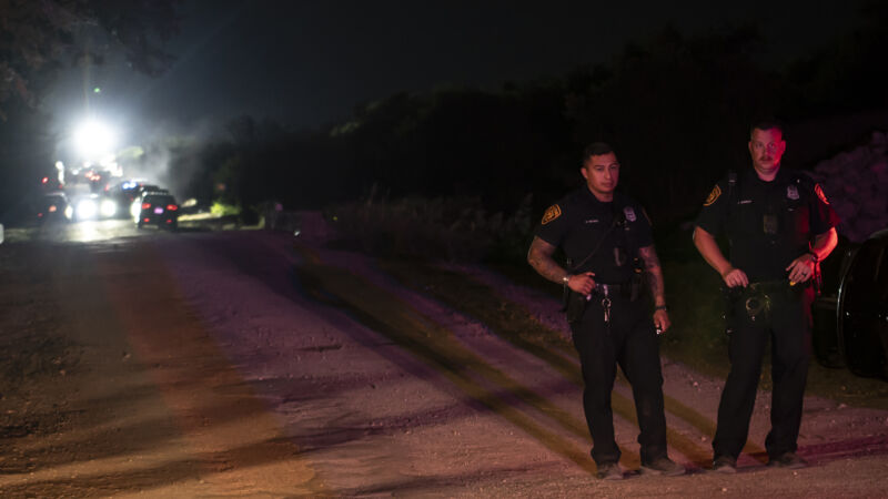 德州3名警察击毙精神病患者被捕 暂获保释