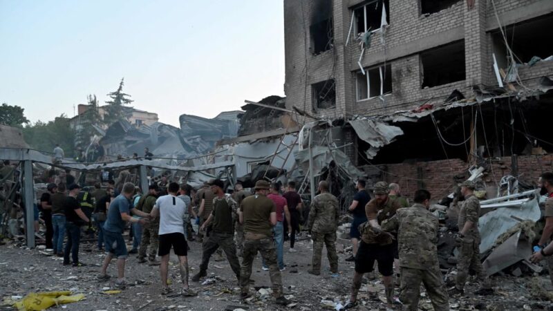 俄飛彈擊中烏東一家熱門餐廳 已知3死42人傷(視頻)