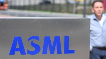 【禁闻】响应美国 荷兰限ASML光刻机对华出口