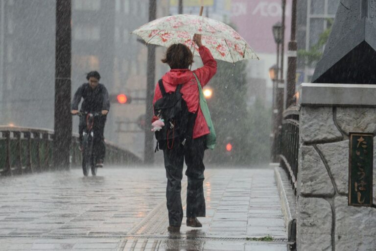 一天降下一個月雨量 日本九州致災大雨釀1死1失聯