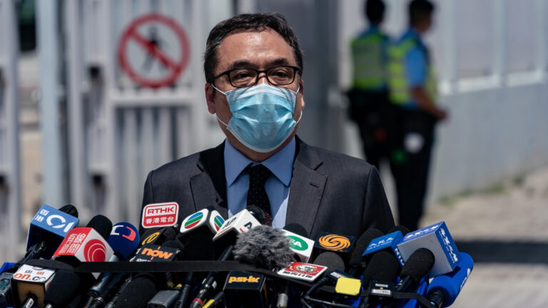 港警突發拘捕令 懸賞通緝八名海外港人