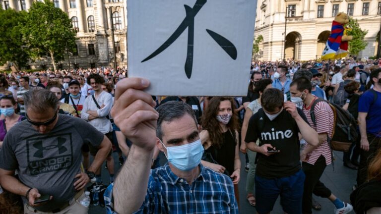 瑞典智庫：中共控制中文學校教材 灌輸其意識形態